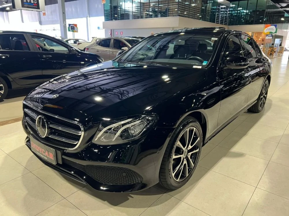 Mercedes-Benz E-300 Avantgarde 2.0 TB 258cv Aut.